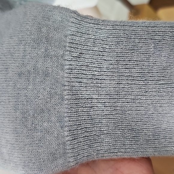 REPEAT SILVER ADITION Gray Women's Cashmere Sweater, with White Trimed Botton M - Picture 3 of 9